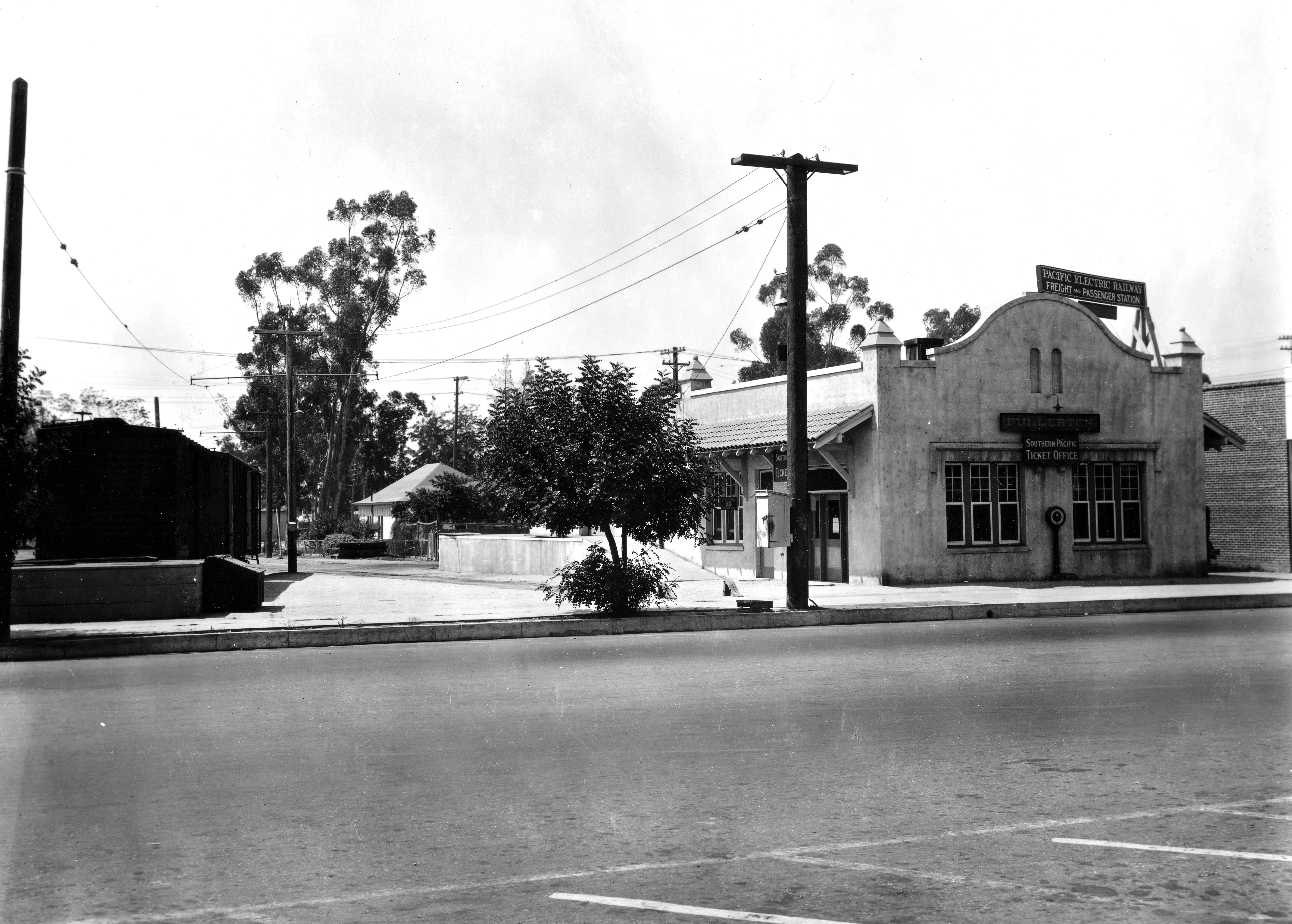 A black and white 1927 Chamber of Commerce photograph of the Pacific Electric Depot.